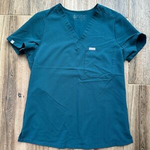 Figs Women's Catarina One-pocket Top Caribbean blue size XS